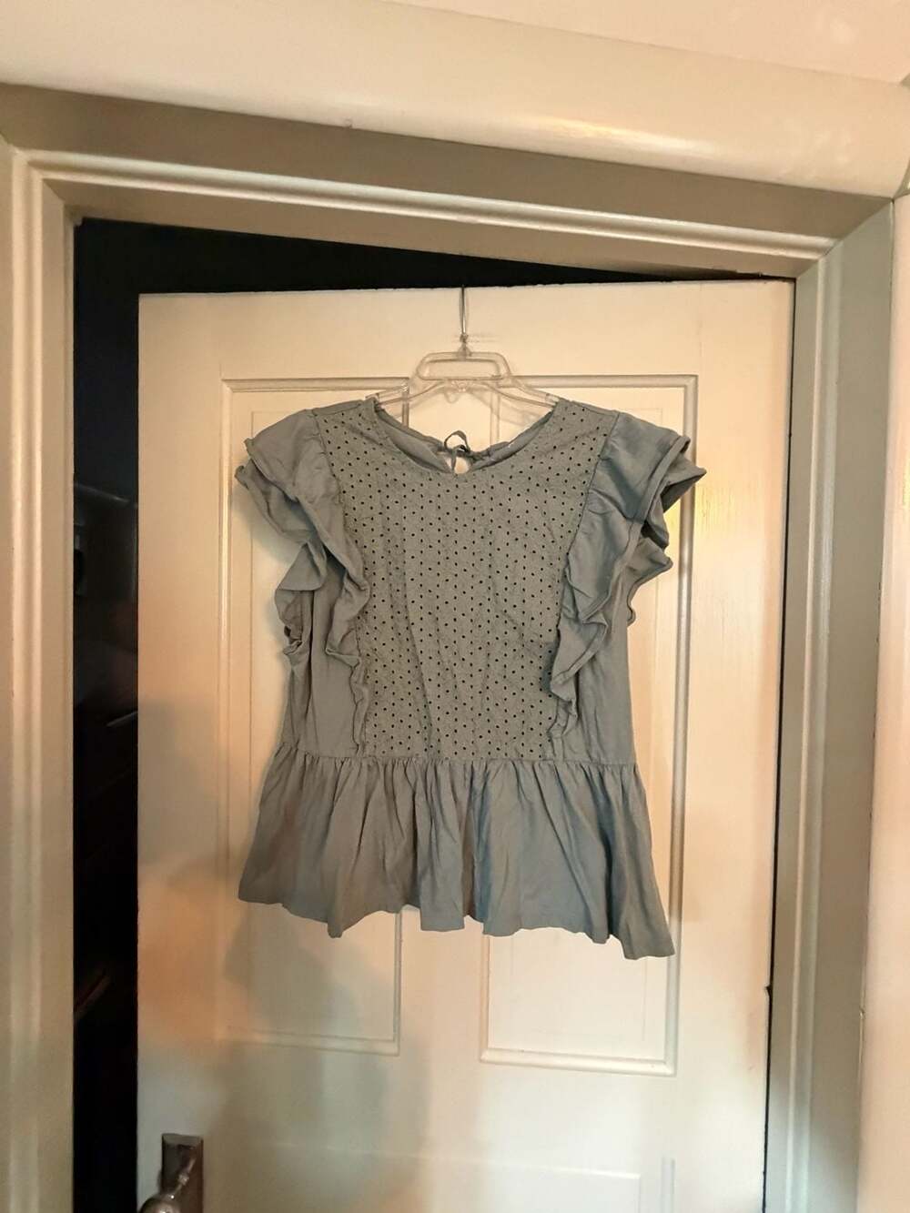 Gap Blue Grey Flutter Sleeve Eyelet Peplum Blouse Size L
